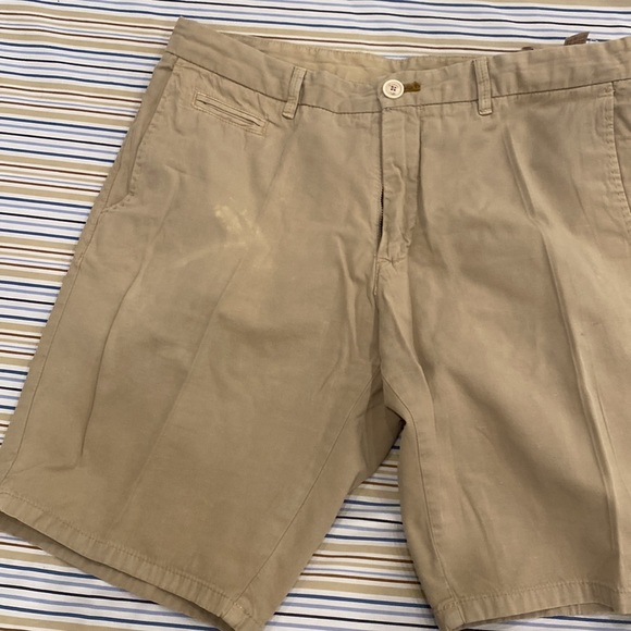 Size 32 short massimo dutti good condition with a stain mild on the right side - Picture 7 of 7